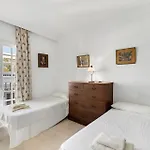 Будинок відпочинку Spacy Stylish Aloha Townhouse Марбелья