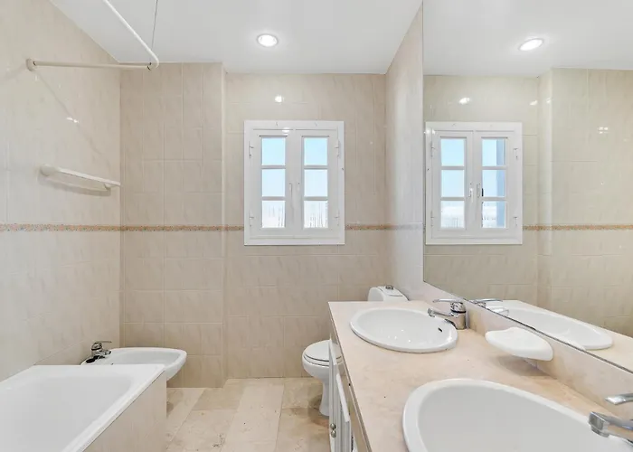 Дом отдыха Spacy Stylish Aloha Townhouse Марбелья