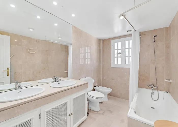 Spacy Stylish Aloha Townhouse Marbella