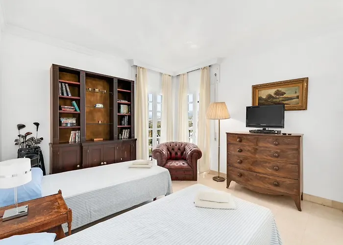 Дом отдыха Spacy Stylish Aloha Townhouse Марбелья
